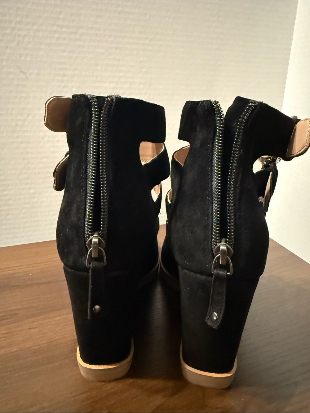 New! Paolo Black Suede Multi-Buckle Wedge Sandals Size 10 - Picture 4 of 8
